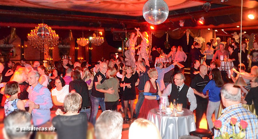 Salsa im Prater Bochum mit DJane Susanne