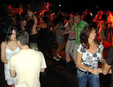 Salsa in Bonn: Mundo Caribeno im Brückenforum (hier: Salsa-Marathon-Party