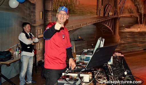 Salsa-DJ Silvio im Brückenforum