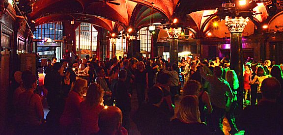 Salsa Köln: Alter Wartesaal