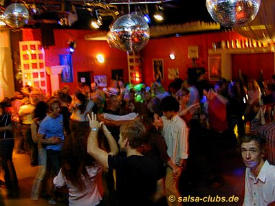 Salsa in Stuttgart: Discothek Enjoy