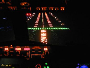n�chtlicher Landeanflug auf K�ln-Bonn