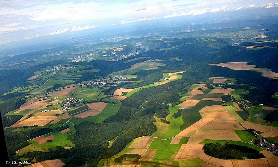 Hunsr�ck(aufgenommen am 8.8.2014 aus einer Ryanair-Maschine auf dem Weg nach Irland)