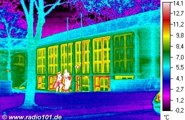 Gebudethermographie: Wrmebildaufnahme eines Hauses in Düsseldorf